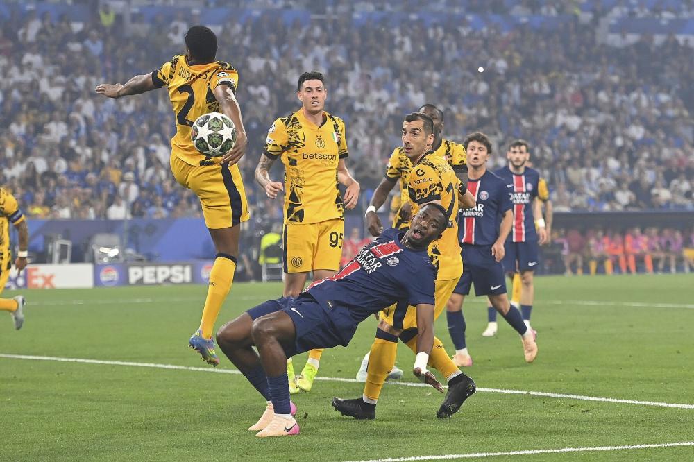 比肩传奇，姆巴佩成皇马队史第四位欧冠上演大四喜的球员